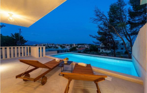 Stunning home in Sumartin with Outdoor swimming pool, Heated swimming pool and 3 Bedrooms